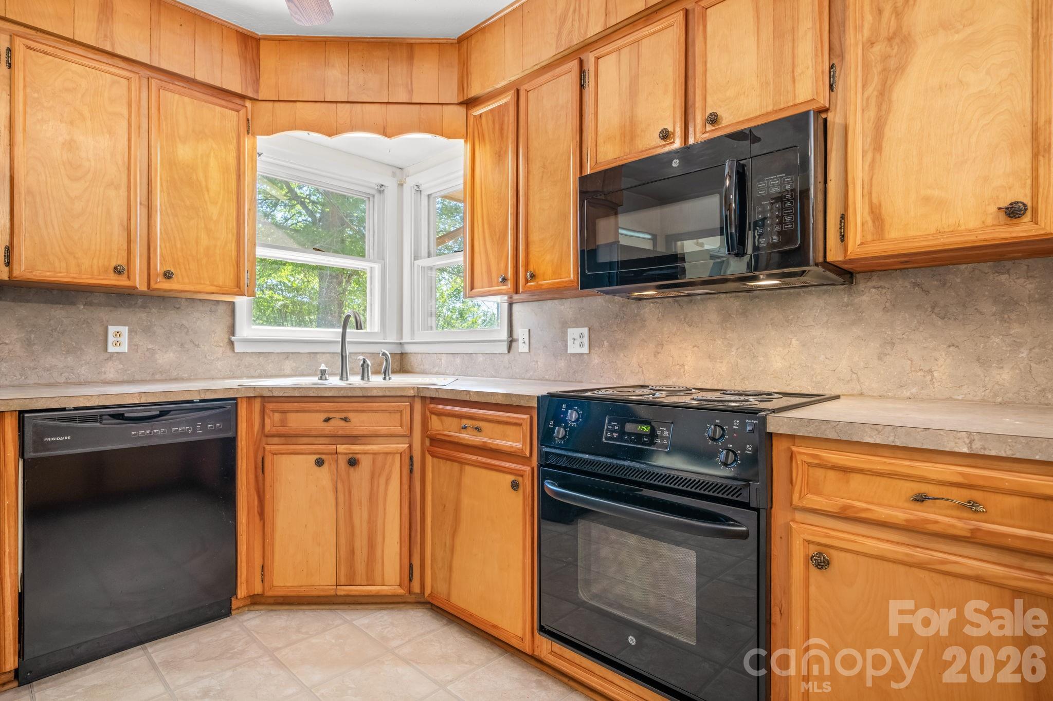 1328 Amherst Road Morganton, NC 28655 - Photo 8 of 39