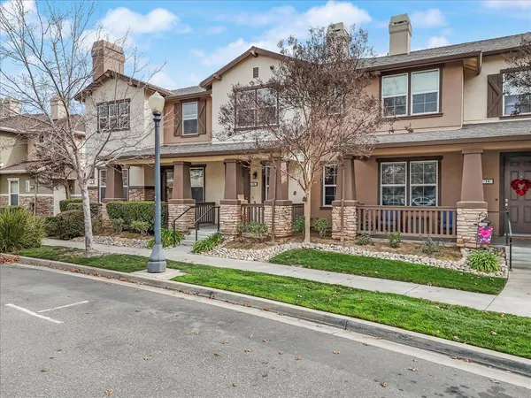 $399,900 | 575 Wild Stallion Drive, Unit 15, Oakdale, CA 95361