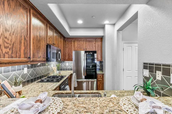 $399,900 | 575 Wild Stallion Drive, Unit 15, Oakdale, CA 95361