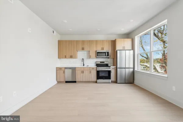 $1,950 | 5521 Wayne Avenue, Unit 601, Philadelphia, PA 19144