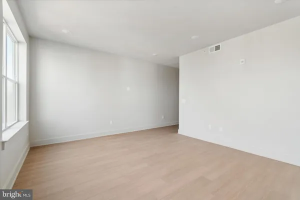 $1,950 | 5521 Wayne Avenue, Unit 601, Philadelphia, PA 19144