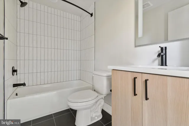 $2,100 | 5521 Wayne Avenue, Unit 601, Philadelphia, PA 19144