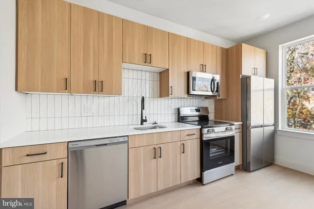 $2,100 | 5521 Wayne Avenue, Unit 601, Philadelphia, PA 19144