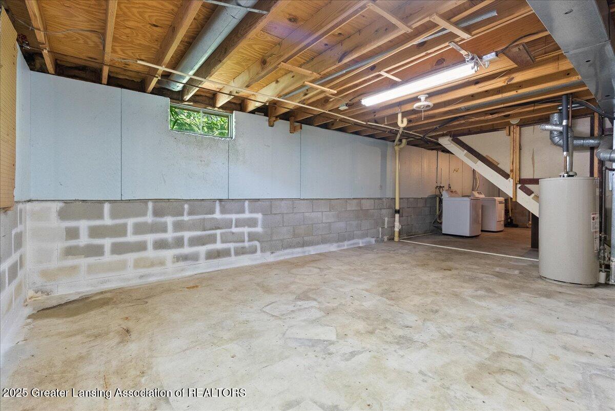 2218 Coolridge Road Holt, MI 48842 - Photo 26 of 41 45-Media Jett - 28