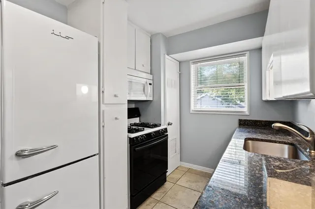 $1,100 | 5837 Locke Avenue, Unit C, Fort Worth, TX 76107