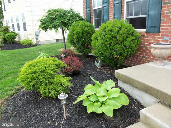 102 Quiet Road Sicklerville, NJ 08081 - Photo 3 of 16 Gallery Image 3