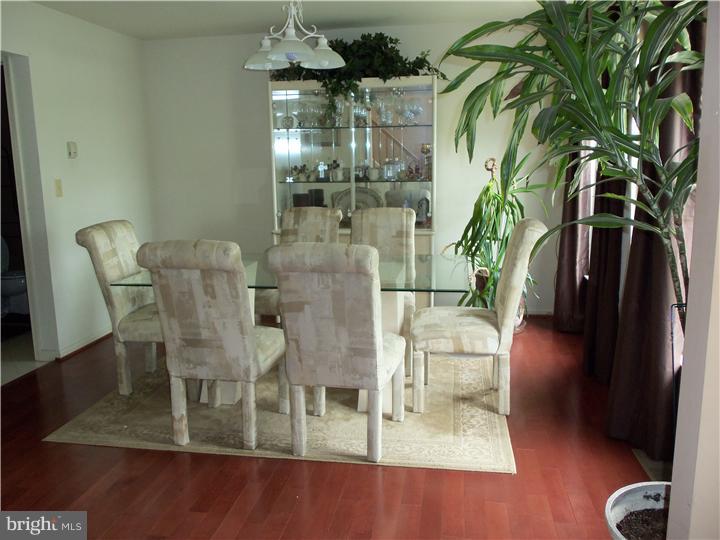 102 Quiet Road Sicklerville, NJ 08081 - Photo 4 of 16 Gallery Image 4