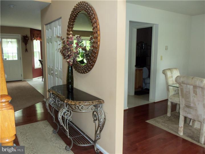 102 Quiet Road Sicklerville, NJ 08081 - Photo 5 of 16 Gallery Image 5
