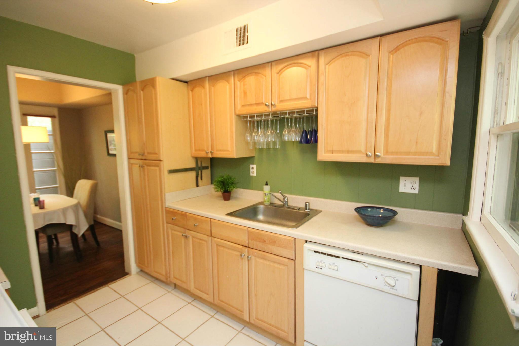 8530 Geren Road, Unit 173 Silver Spring, MD 20901 - Photo 11 of 26 Kitchen
