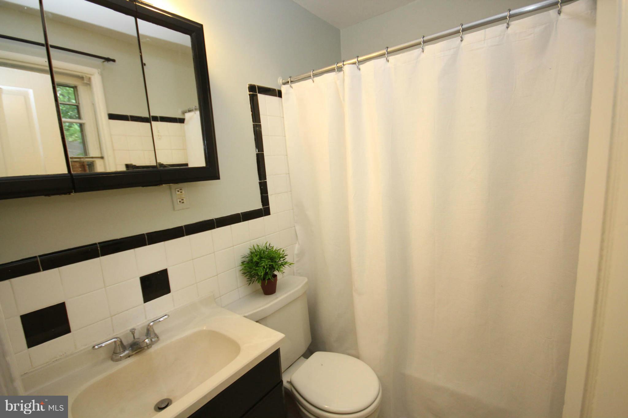 8530 Geren Road, Unit 173 Silver Spring, MD 20901 - Photo 16 of 26 Bath
