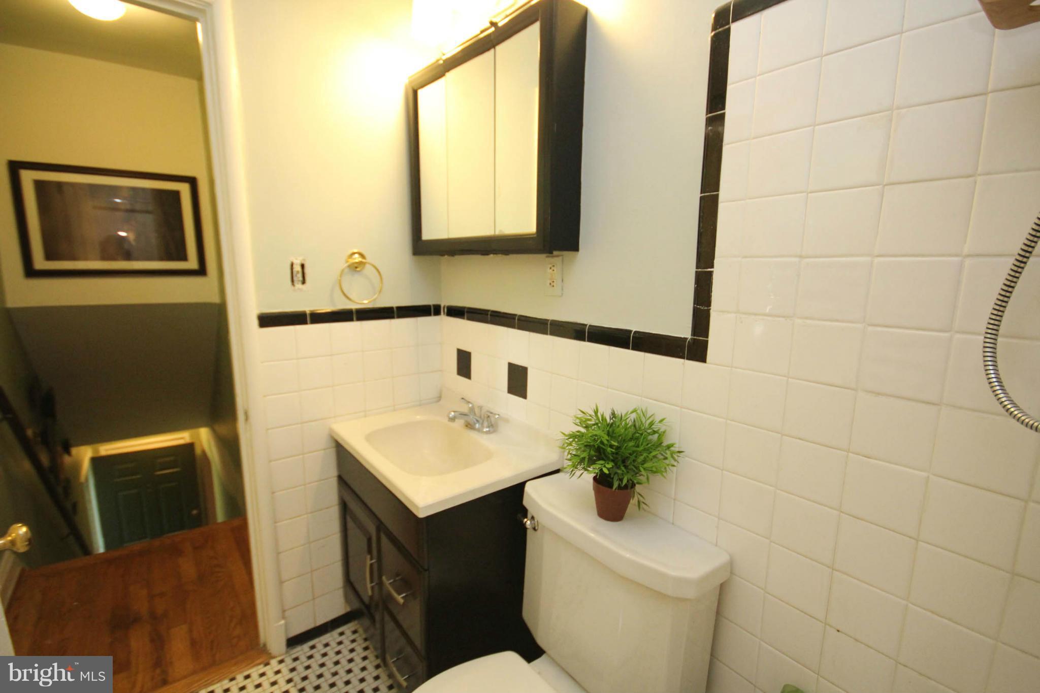 8530 Geren Road, Unit 173 Silver Spring, MD 20901 - Photo 17 of 26 Bath