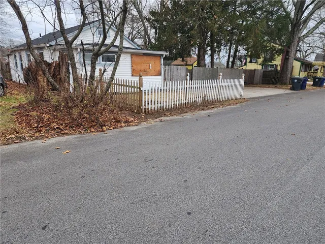 $224,900 | 176 Canfield Avenue, Warwick, RI 02889