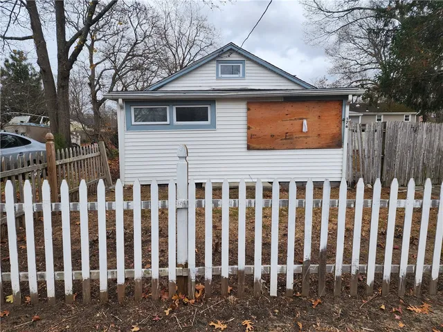 $224,900 | 176 Canfield Avenue, Warwick, RI 02889