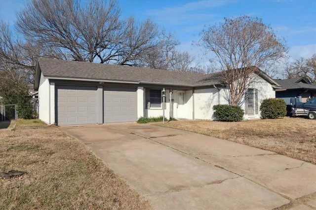 $275,000 | 852 West Redbud Drive, Hurst, TX 76053
