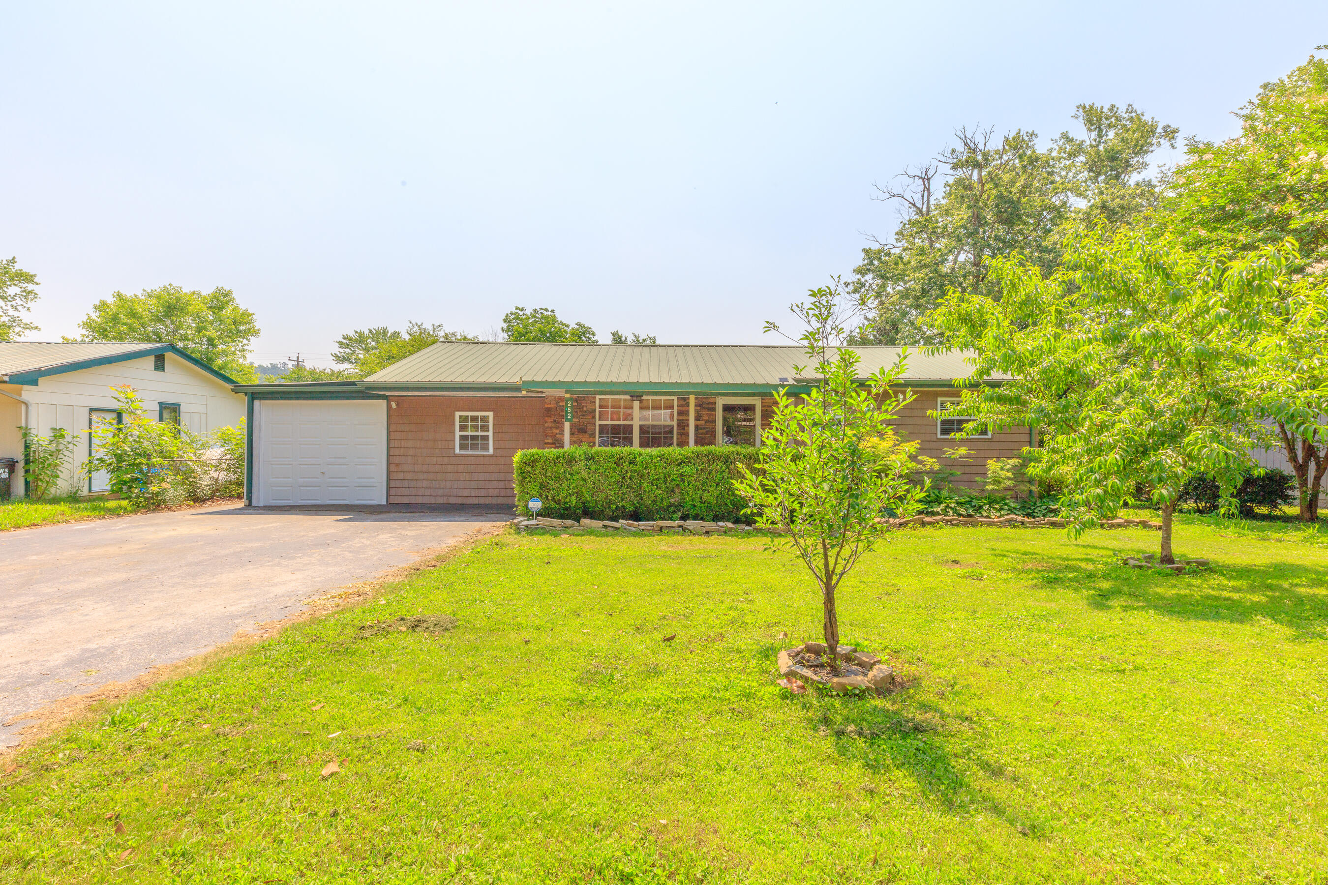252 Valley View Drive Dunlap, TN 37327 - Photo 3 of 23 252 Valley View HD-13