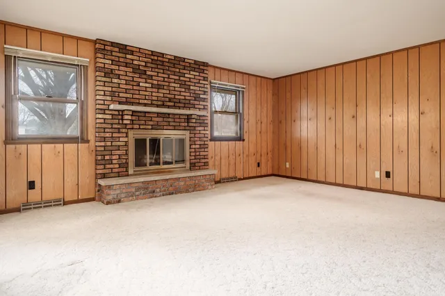 $275,000 | 8169 Clockview Road, Rockford, IL 61108