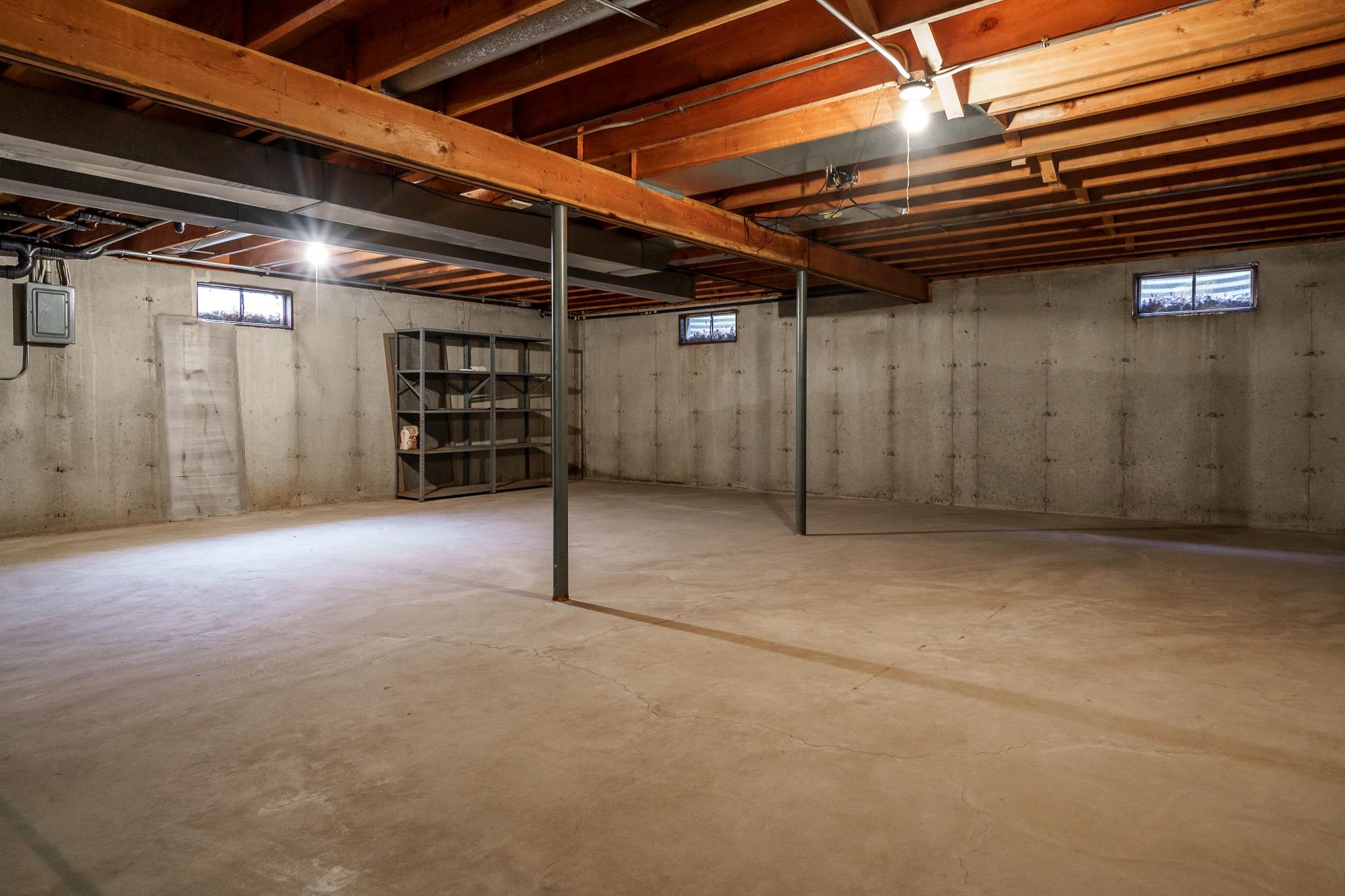 8169 Clockview Road Rockford, IL 61108 - Photo 28 of 34 a view of an empty room with an empty space