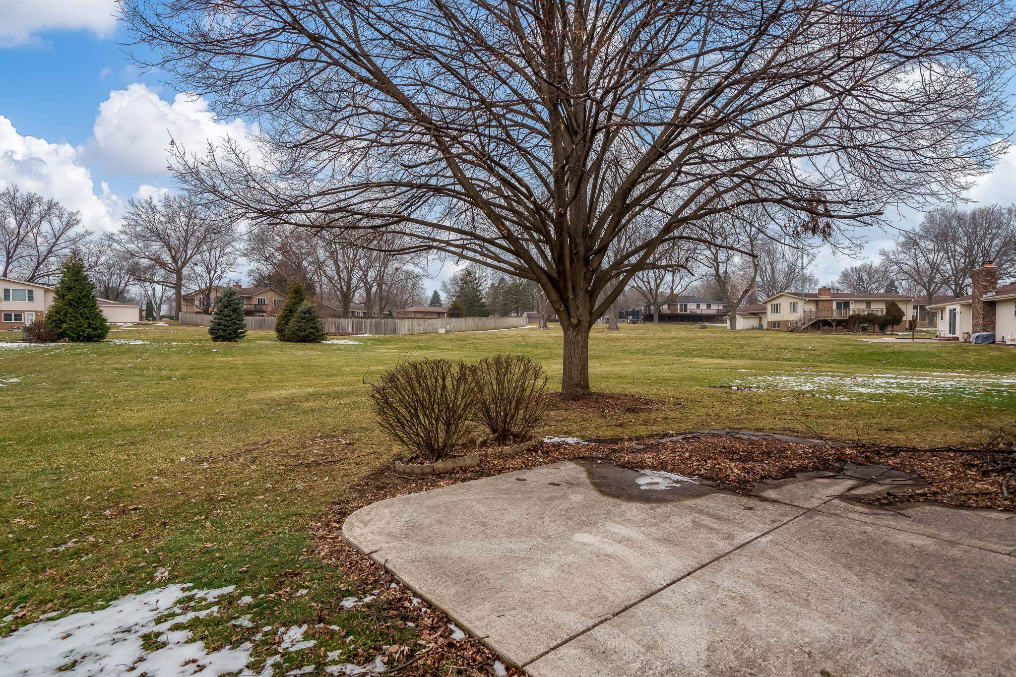 8169 Clockview Road Rockford, IL 61108 - Photo 29 of 34 a view of a yard with an empty space