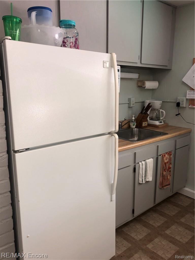 1199 South Sheldon Road, Unit 31 Plymouth, MI 48170 - Photo 58 of 59 IMG_4475.JPG