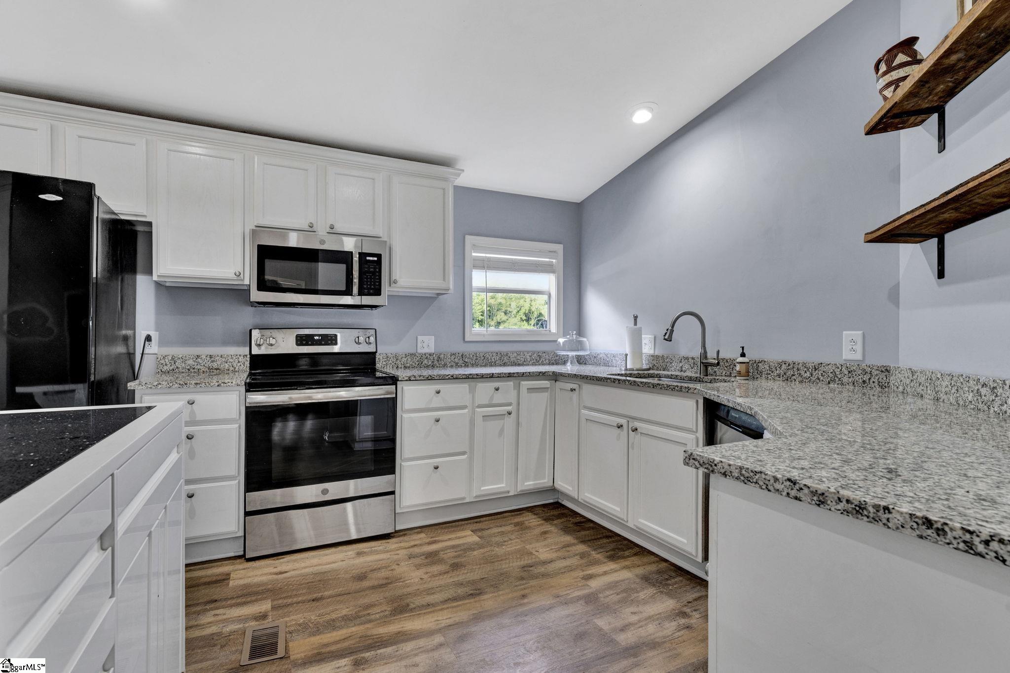 6055 Greenpond Road Gray Court, SC 29645 - Photo 20 of 36