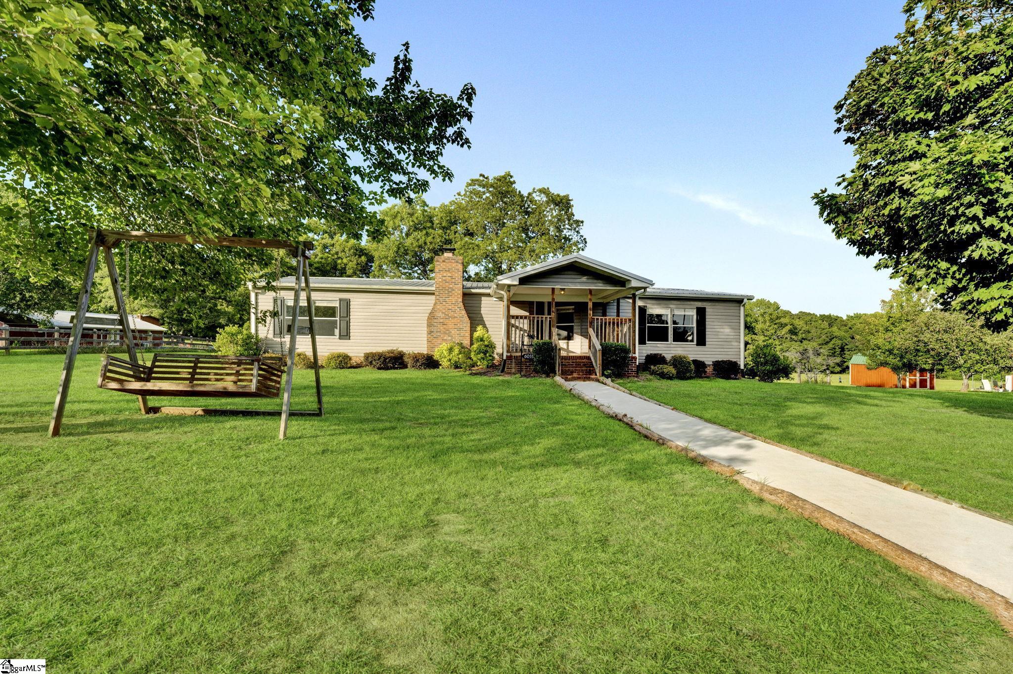 6055 Greenpond Road Gray Court, SC 29645 - Photo 4 of 36