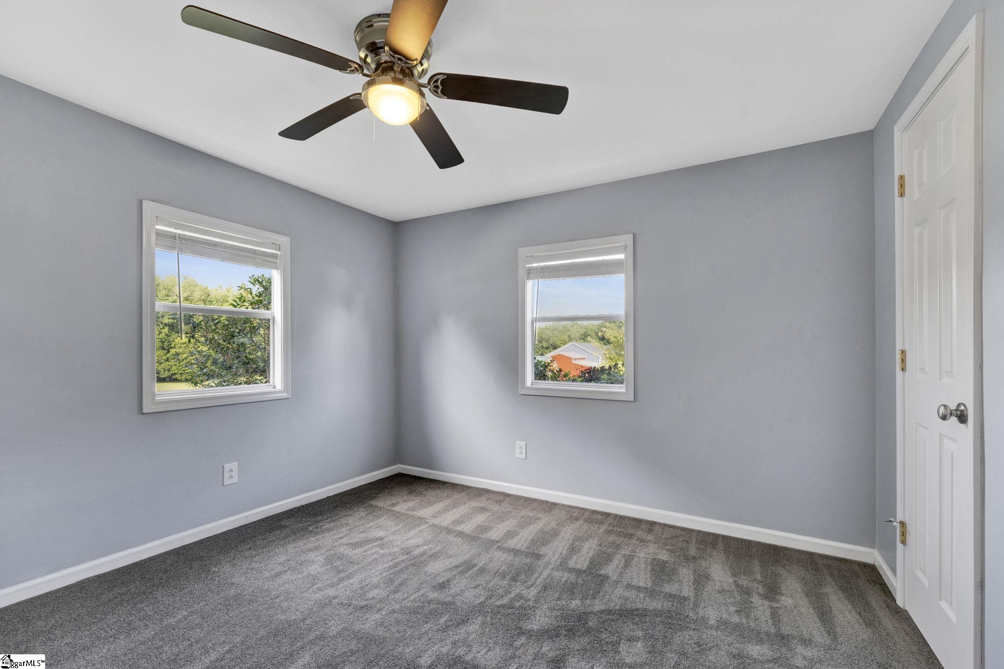 6055 Greenpond Road Gray Court, SC 29645 - Photo 9 of 36