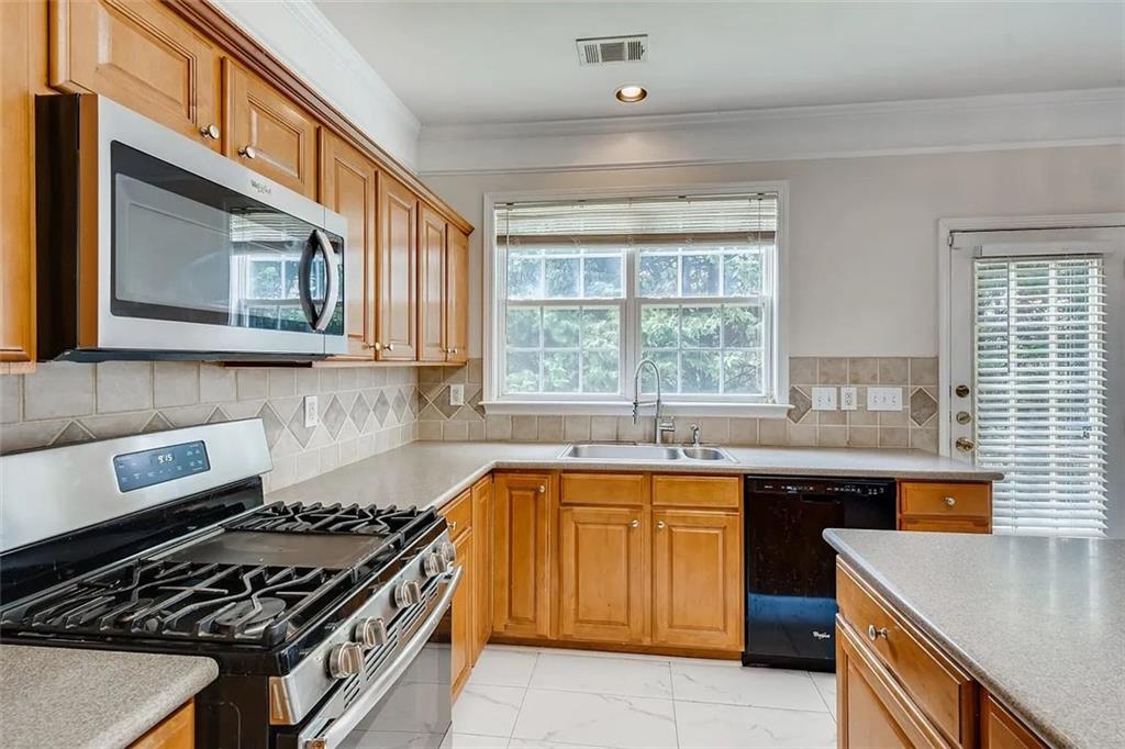 520 Midhurst Place Suwanee, GA 30024 - Photo 11 of 28