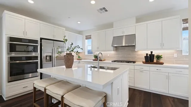 $699,990 | 27456 Pistachio Way, Newhall, CA 91381