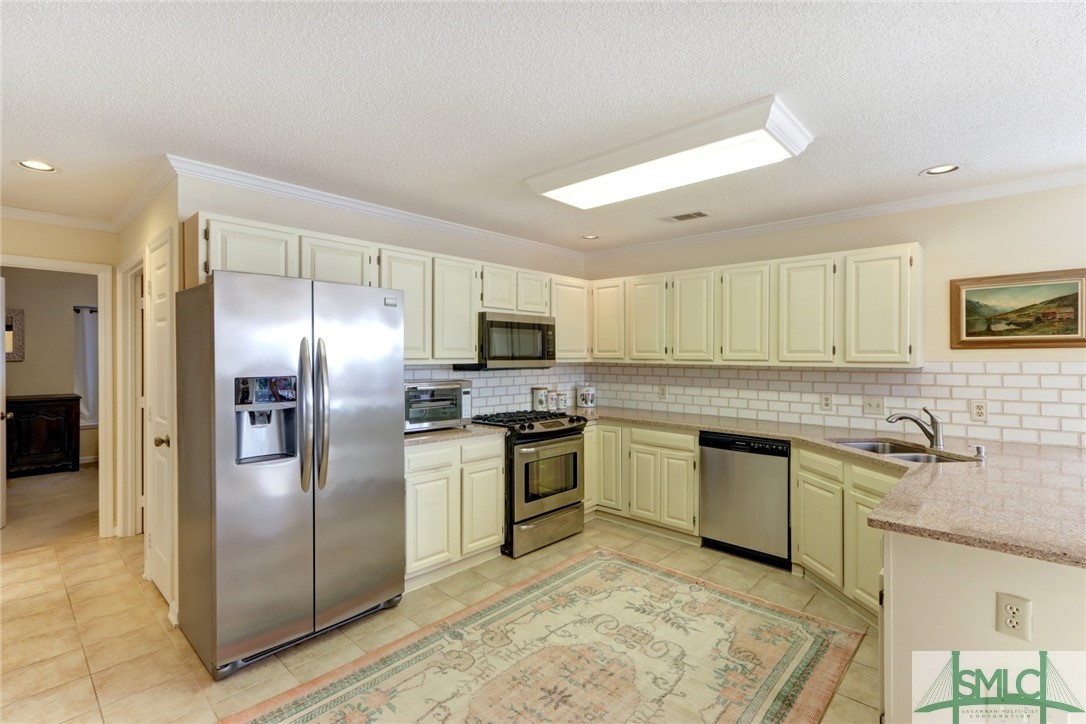 72 Shipwatch Road Savannah, GA 31410 - Photo 12 of 34