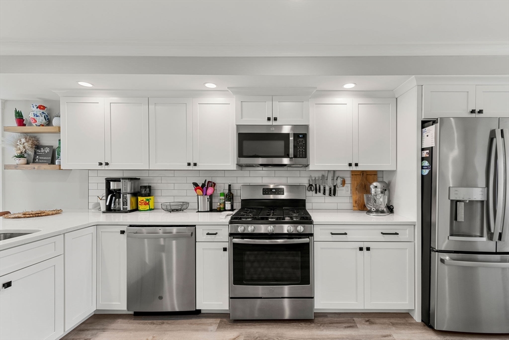 211 Beach Road, Unit 1 Salisbury, MA 01952 - Photo 8 of 40 Gallery Image 8