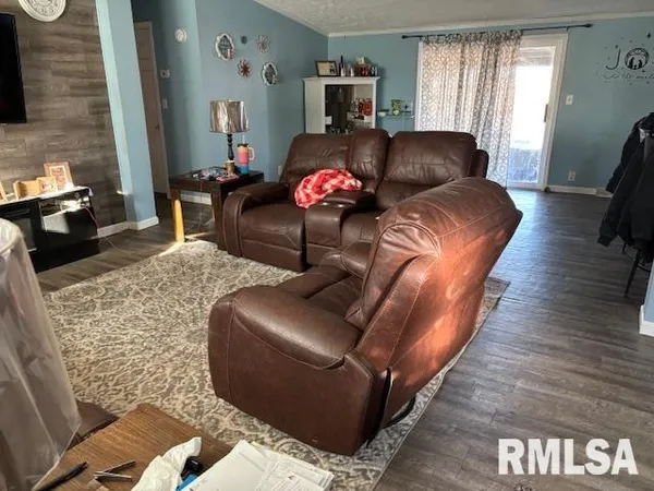 $105,000 | 307 Main Street, Modesto, IL 62667