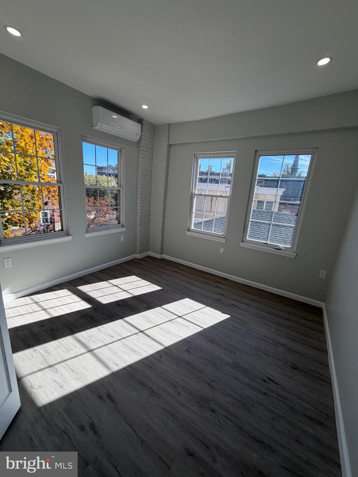 6035 Germantown Avenue, Unit 3R Philadelphia, PA 19144 - Photo 8 of 12 a view of an empty room and window