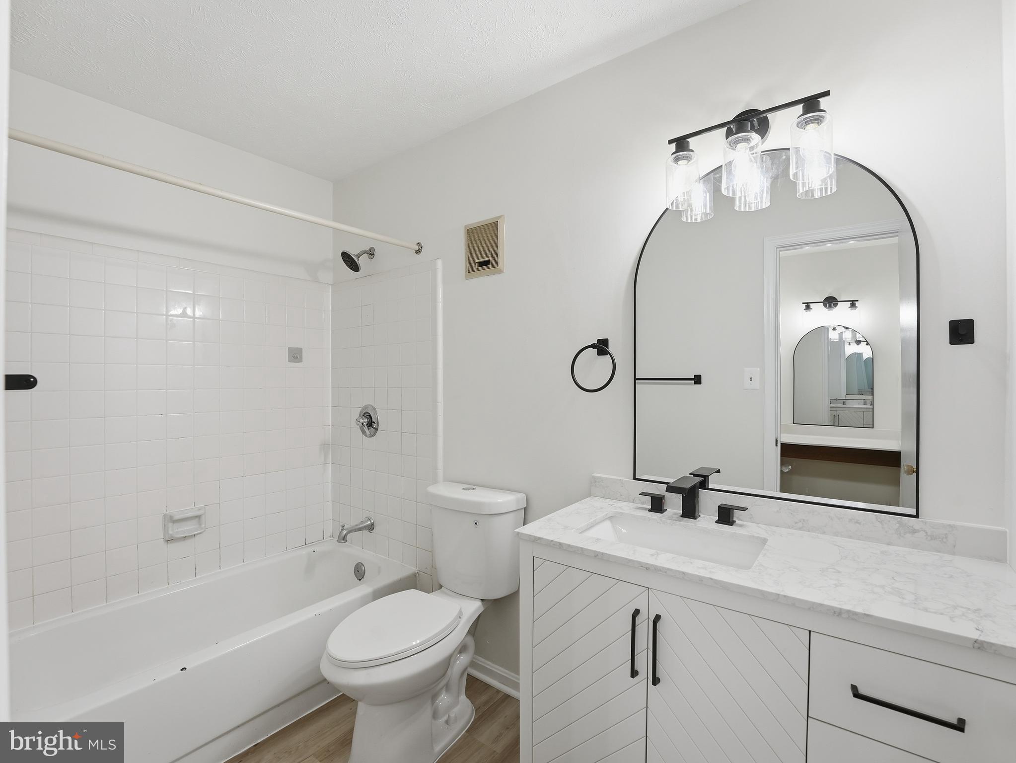 10120 Oakton Terrace Road Oakton, VA 22124 - Photo 10 of 26