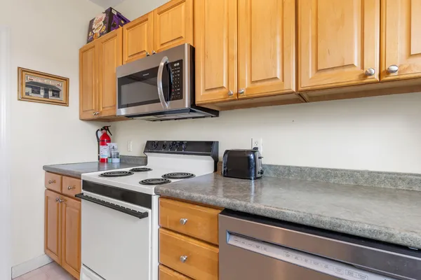 $609,000 | 9 East Grand Avenue, Unit 12, Scarborough, ME 04074