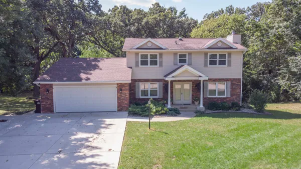 $360,000 | 732 Santa Fe Drive, Freeport, IL 61032