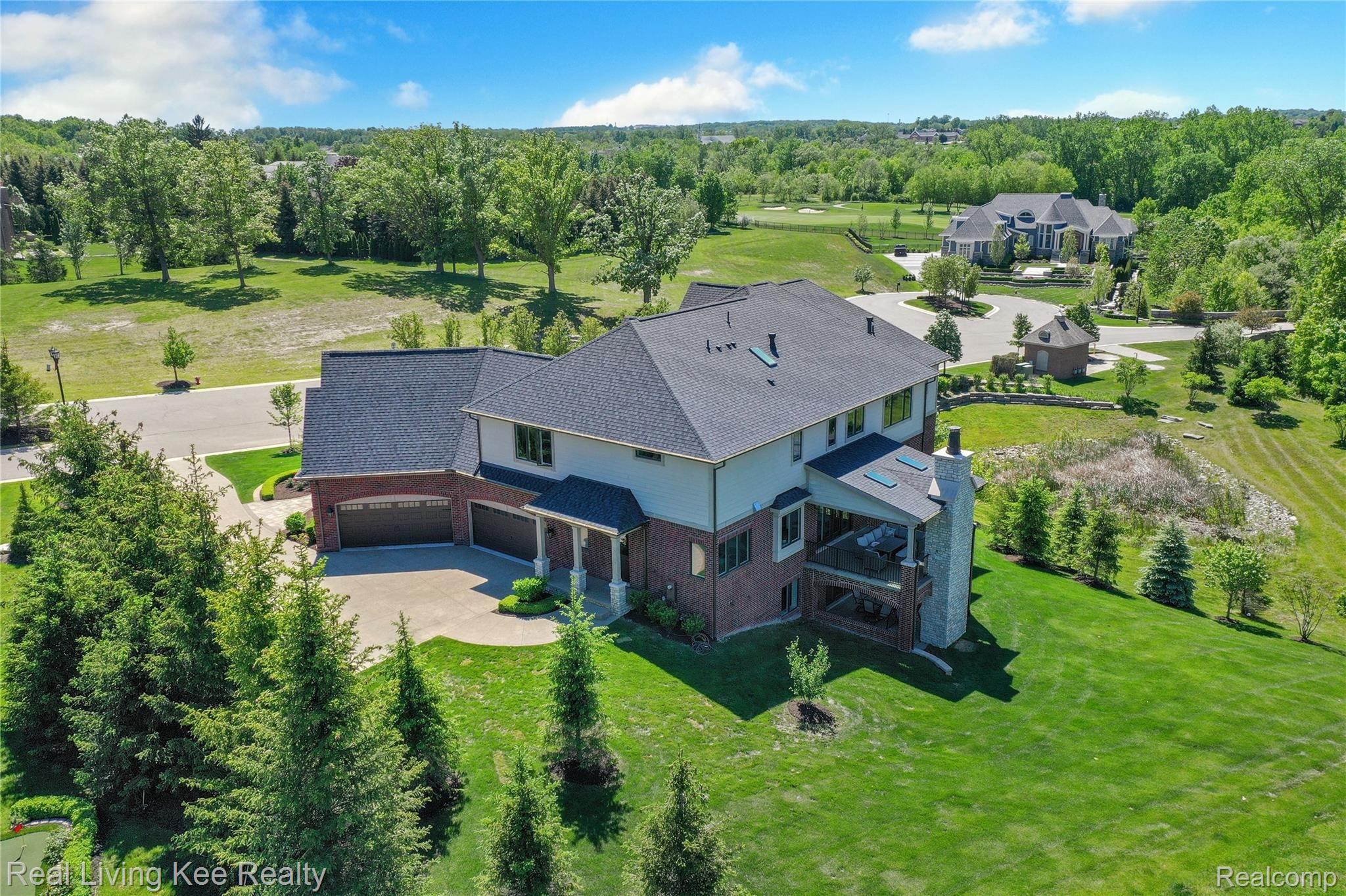 4839 Pinnacle Boulevard Rochester, MI 48306 - Photo 8 of 69 DJI_0612.jpg