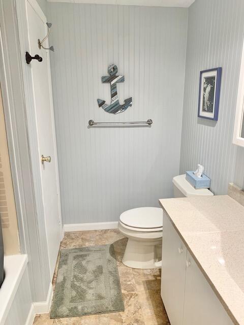 808 South Silver Circle Key Largo, FL 33037 - Photo 18 of 50 a bathroom with a sink and a toilet