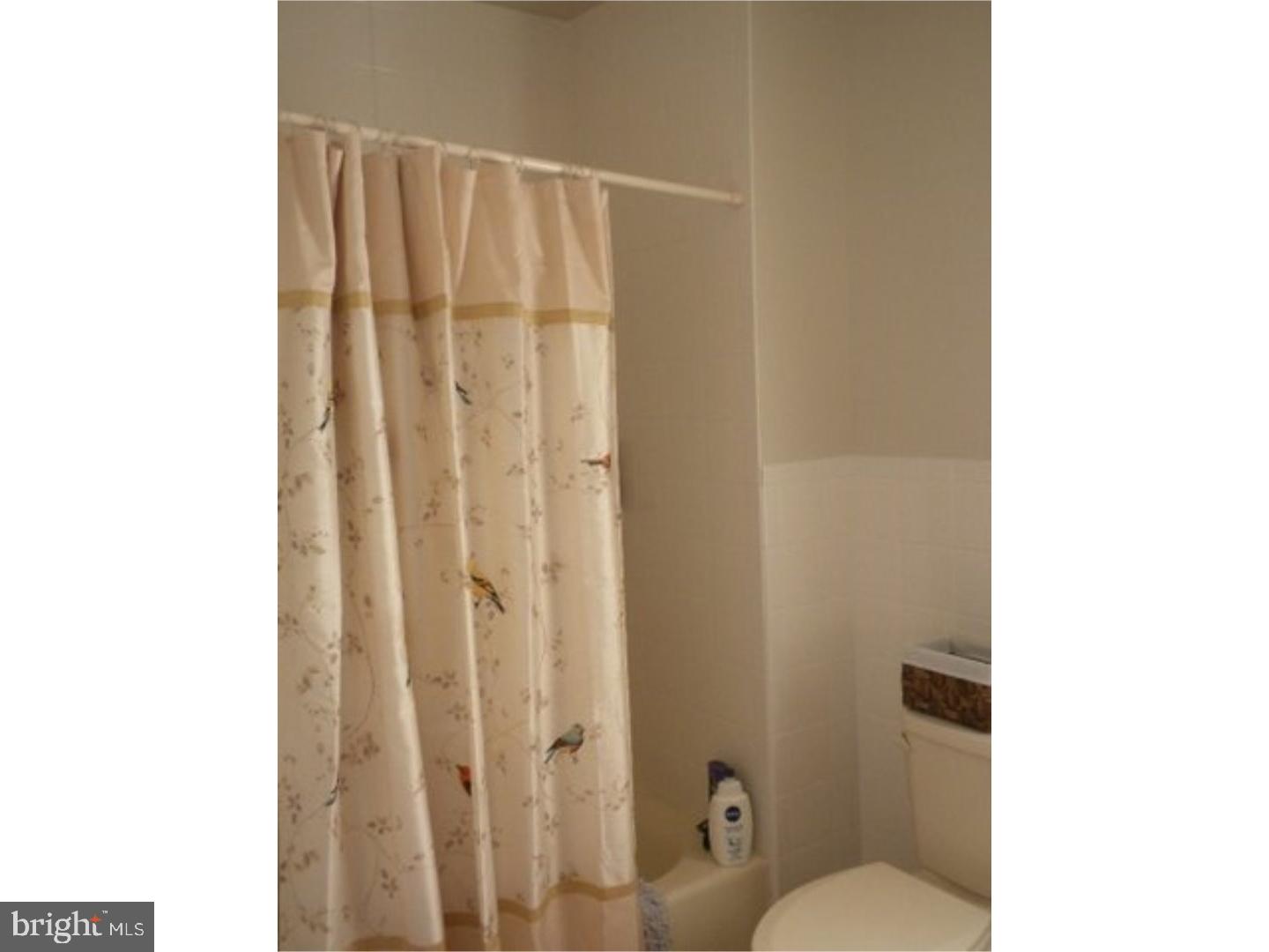 6825 Ridge Avenue Philadelphia, PA 19128 - Photo 19 of 25 Bathroom