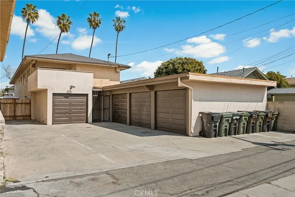 a view of a house with a garage