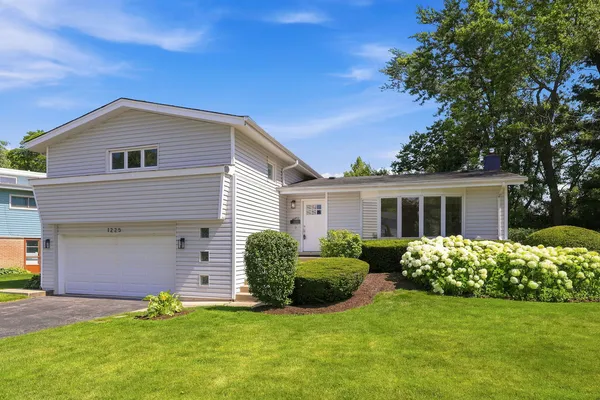 $700,000 | 1225 Central Avenue, Deerfield, IL 60015