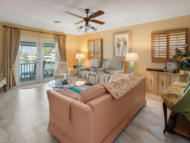 $999,000 | 565 Coconut Avenue, Goodland, FL 34140