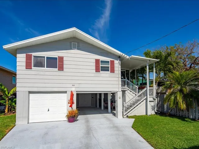 $999,000 | 565 Coconut Avenue, Goodland, FL 34140