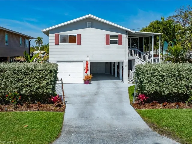 $999,000 | 565 Coconut Avenue, Goodland, FL 34140