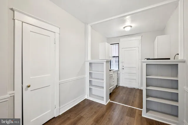 $1,110 | 7250 Chestnut Street, Unit E 301, Upper Darby, PA 19082