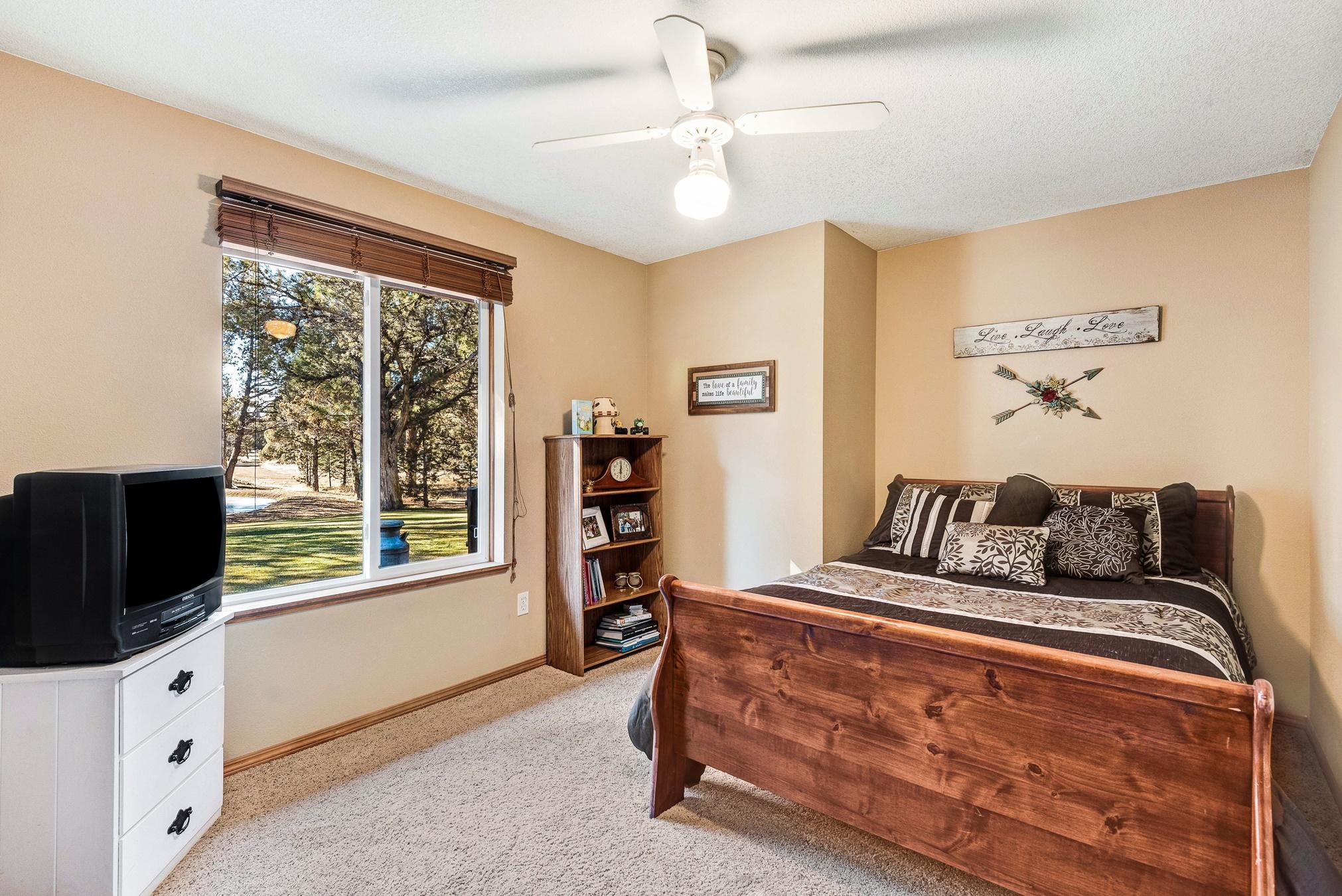 18555 Innes Market Road Bend, OR 97703 - Photo 20 of 52 20