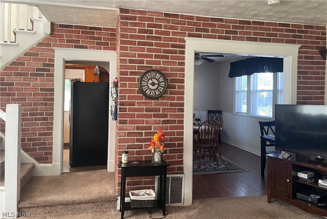 1734 Hampton Road Akron, OH 44305 - Photo 9 of 31