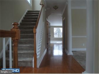 9213 Old Newtown Road Philadelphia, PA 19115 - Photo 2 of 12 Foyer