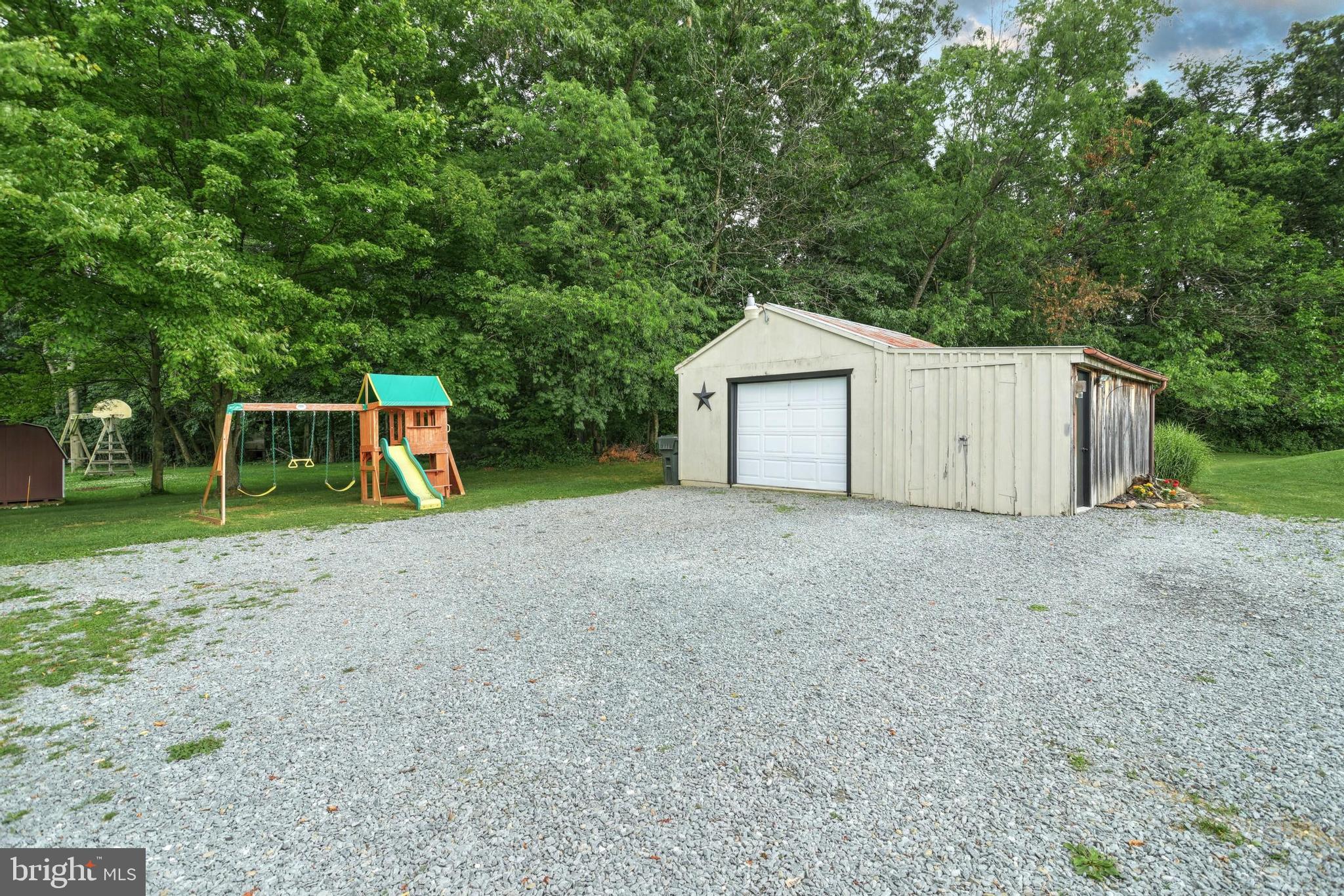 880 Pleasant Grove Road Red Lion, PA 17356 - Photo 7 of 32 Gallery Image 7