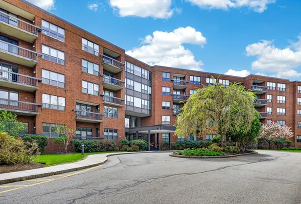 $500,000 | 210 Nahanton Street, Unit 117, Newton, MA 02459