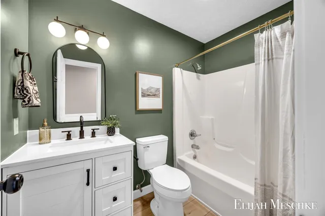 $499,900 | 5664 Nancy Drive Southwest, Wyoming, MI 49418